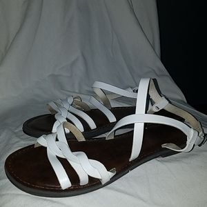 Time & Tru White Strappy Leather Sandals Sz 8